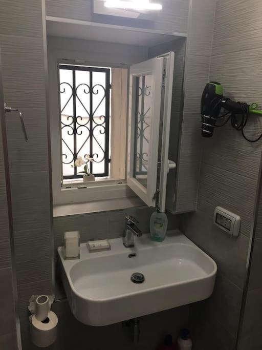 Beautiful Apartment Next To Piazza Di Spagna Рим Екстер'єр фото