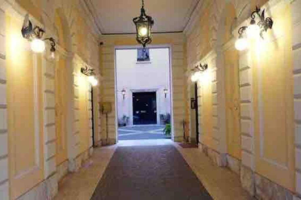 Beautiful Apartment Next To Piazza Di Spagna Рим Екстер'єр фото