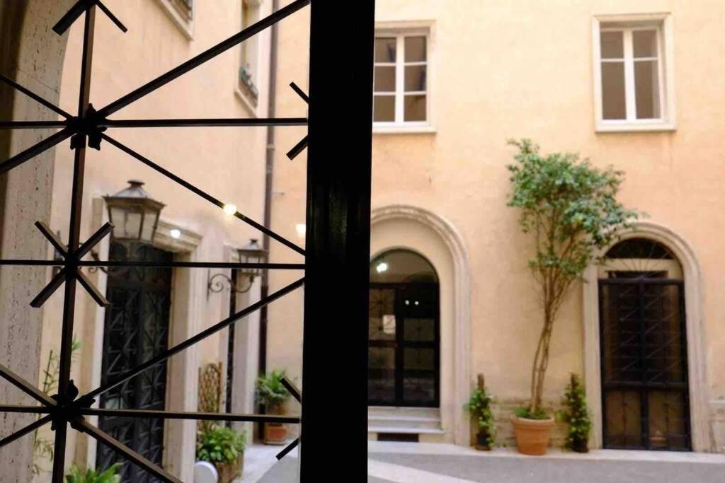 Beautiful Apartment Next To Piazza Di Spagna Рим Екстер'єр фото