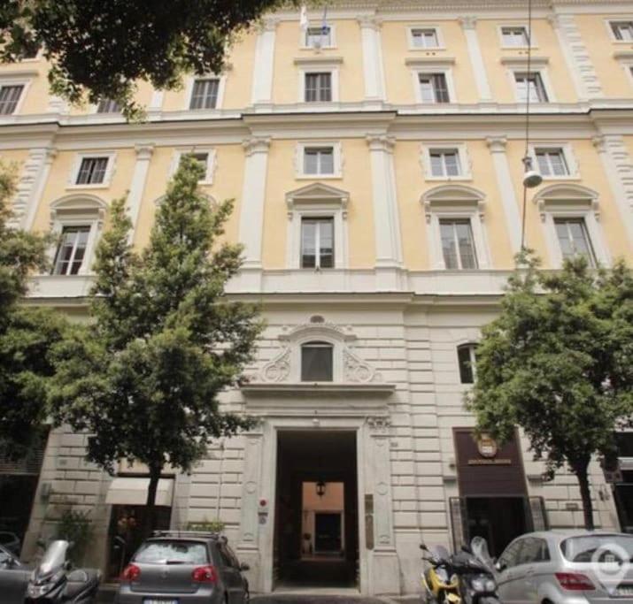Beautiful Apartment Next To Piazza Di Spagna Рим Екстер'єр фото